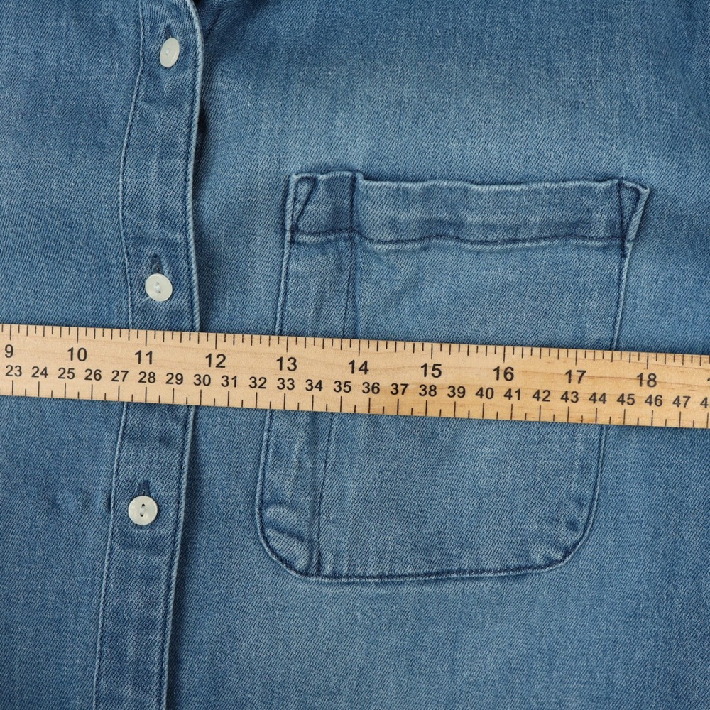 Universal Thread Womens XL Blue Denim Button Down Shirt Classic Fit Long Sleeve - Picture 7 of 8